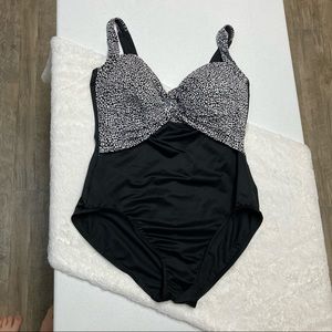 Miraclesuit black & white one piece swimsuit
